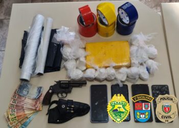 Operação prende cinco pessoas a apreende arma e drogas em Carlópolis