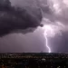 Frente fria traz chuva e risco de temporal no Paraná