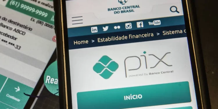 O Pix, sistema de pagamentos instantâneos criado pelo Banco Central, foi lançado no Brasil em 2020 – Foto: Marcello Casal Jr/Agência Brasil