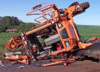 Paraná: Acidente entre máquina agrícola e carro deixa três pessoas feridas