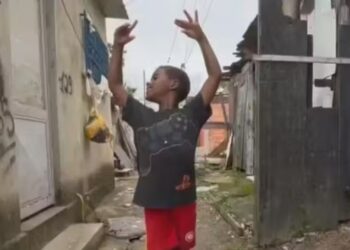Garoto da Cidade de Deus ganha bolsa no Bolshoi: “tirar minha mãe daqui”