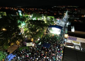 Com show do Jair Supercap, Jacarezinho inicia programação de Natal