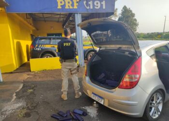 PRF faz apreensão de maconha em Jacarezinho