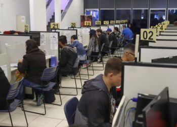 Agências do Trabalhador iniciam a semana com a oferta de 16.487 vagas, maior número do ano