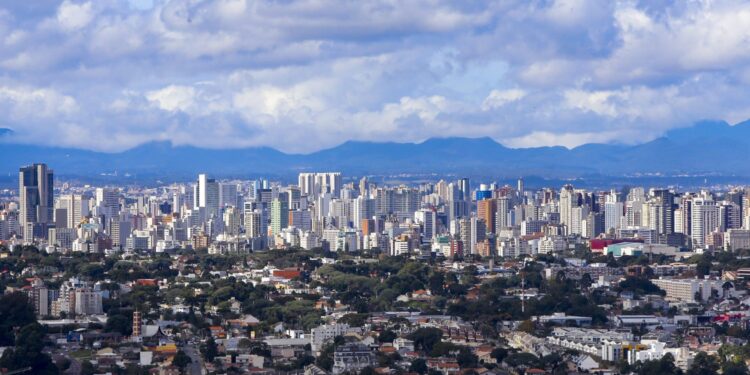 Previsão do Simepar é de dia quente todo Paraná (Foto Gilson Abreu; AEN)
