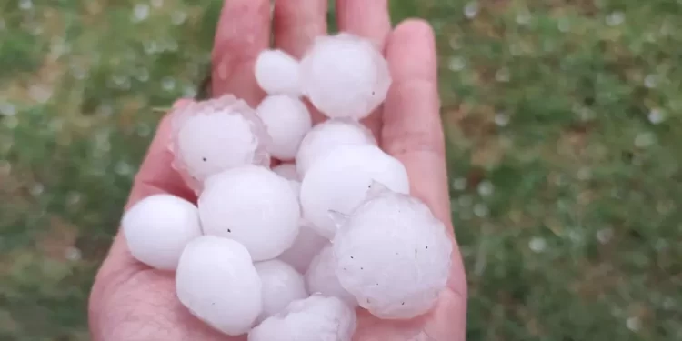 ClimaTempo alerta para possibilidade de queda de granizo (Foto: Edina Frsncosi / ClimaTempo)