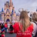 Ator bilionário leva 700 famílias órfãs de pai para brincar na Disney