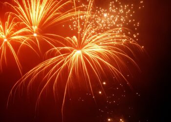 Guia completo para um Ano Novo próspero: superstições, festas e Ceia de Natal