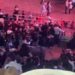 Touro invade arena de rodeio com público que aguardava show da Ana Castela em Avaré