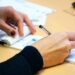 Uso de cheques no Brasil cai 95% desde 1995