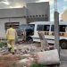 Estudantes e motorista ficam feridos após van bater em muro em Bandeirantes