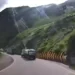 Caminhões são esmagados por rochas durante deslizamento em rodovia
