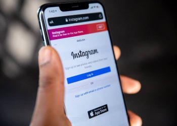 Instagram fica fora do ar nesta terça-feira (5/3) e web reclama