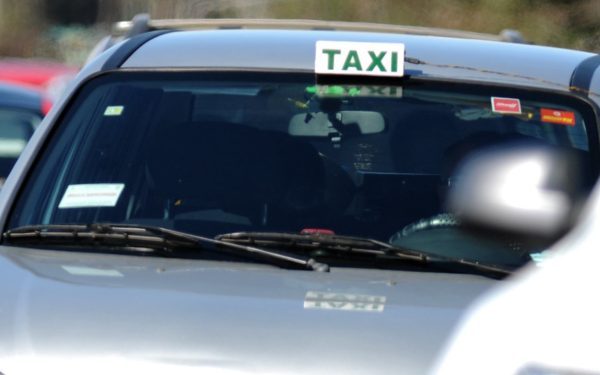 Sem saber que se tratava de um suspeito de assassinato, taxista levou o passageiro até a rodoviária da cidade de Cambará, no Paraná, na divisa com São Paulo. Foto ilustrativa. (Foto: Gabriel Jabur/Agência Brasília)