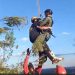 Paraná: Mulher é resgatada de helicóptero após acidente em trilha no Morro Três Irmãos