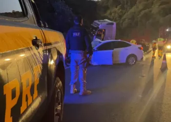 Paraná: PRF atende acidente e encontra 80 kg de droga dentro de veículo