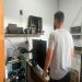 Homem é preso por instalar câmera escondida em banheiro de casa alugada