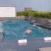 Terremoto: homem fica preso em piscina durante tremor