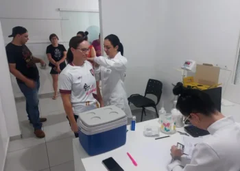 Frente fria chegando: cuidados básicos e vacinação aumentam proteção contra a gripe
