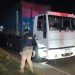 Homem morre ao ser atropelado por moto e arrastado por caminhão na BR-376, no PR