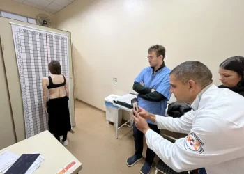 Junho Verde: Saúde alerta sobre importância do tratamento precoce da escoliose
