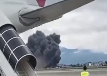 Avião cai após decolar, explode e deixa 18 mortos no Nepal; veja o vídeo