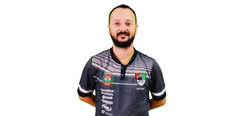 Rafael Antônio Salvetti era treinador do Acel Futsal (Foto: Reprodução / Facebook)