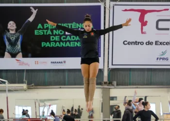 Destaque da equipe feminina na Olimpíada de Paris, ginasta Julia Soares volta a treinar no Paraná