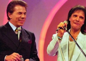 Roberto Carlos homenageia Silvio Santos durante show em SC: “Merece a vida toda de aplausos”