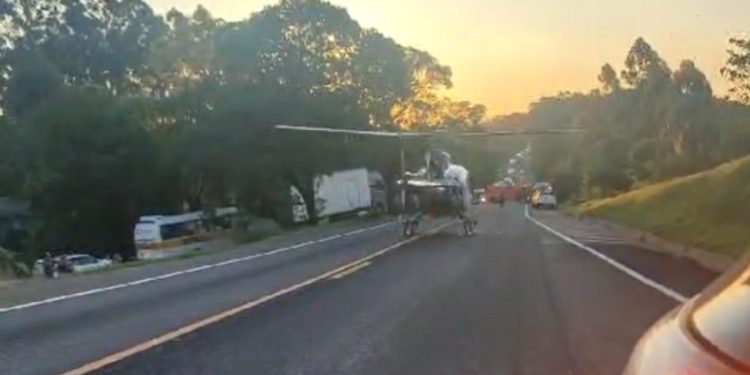 Acidente na BR-277 deixa um morto e quatro feridos (Foto: PRF)