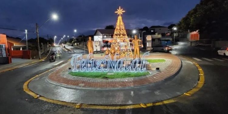 Decoração de Natal ganha as ruas de Cambará - Fotos: Carlos Roberto Francisquini/Arquivo Jornal Circulando
