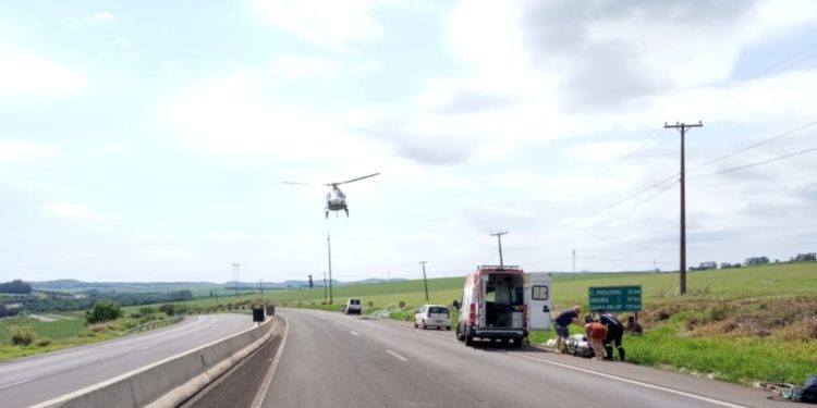 A vítima foi socorrida e encaminhada ao hospital, mas não resistiu aos ferimentos (Foto: divulgação/PRF)