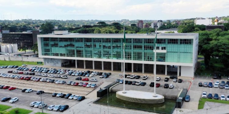 Estado nomeia 211 novos servidores para o Quadro Próprio do Poder Executivo. Na foto, Palácio Iguaçu
Foto: Roberto Dziura Jr/AEN