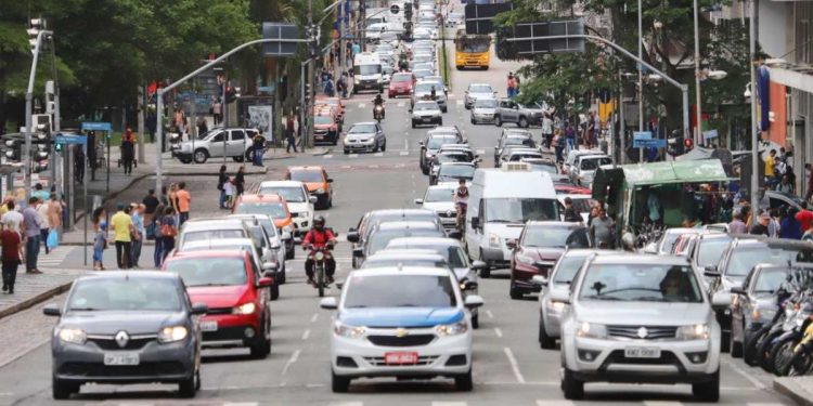 O pagamento do imposto começa no dia 20 de janeiro para os proprietários de alguns veículos Foto: José Fernando Ogura/Arquivo AEN)