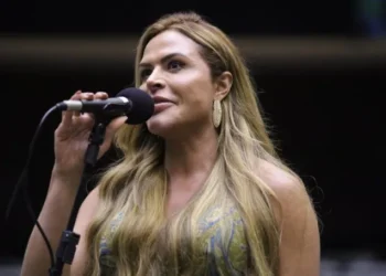 Projeto proíbe bacharéis de Direito condenados por violência contra mulher de se inscreverem na OAB