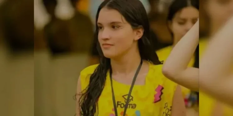 Amanda Simões, estudante de Direito com apenas 19 anos, morreu na noite de sábado (19) (Foto: Reprodução/Redes Sociais)