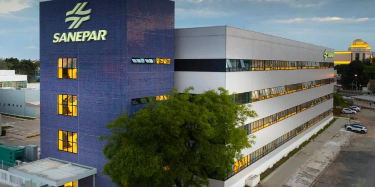 Salário inicial pode chegar a quase R$ 7 mil (Foto: Sanepar)