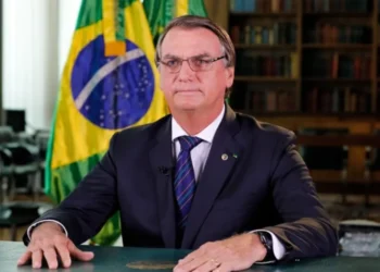 Bolsonaro volta a afirmar que será candidato à Presidência em 2026