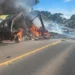 Paraná: Tio e sobrinho morrem ao colidirem caminhões e veículos pegarem fogo na BR-373
