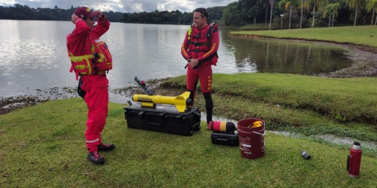 Sonar de alta tecnologia ajuda Corpo de Bombeiros do Paraná nas buscas subaquáticas
Foto: CBMPR
