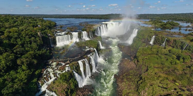 Maravilha natural brasileira conquista o topo entre destinos turísticos do mundo (Foto: Urbia Cataratas/Parque Nacional do Iguaçu)