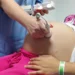 Líder nacional em consultas pré-natal, Paraná celebra Dia da Gestante com avanços