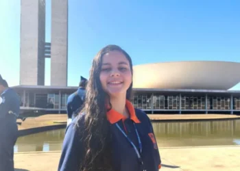 Jovem senadora: estudante de Sengés participa de programa na capital federal