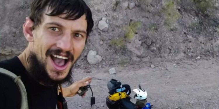 Natural de Maravilha, no Oeste de Santa Catarina, e apaixonado por motociclismo desde a infância, Alex Tibola tinha 35 anos (Foto: Reprodução/Instagram)
