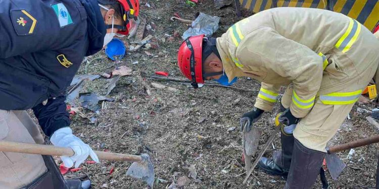 Fábrica Enaex é responsável pela produção de Busters (Foto: divulgação/ Bombeiros PR)