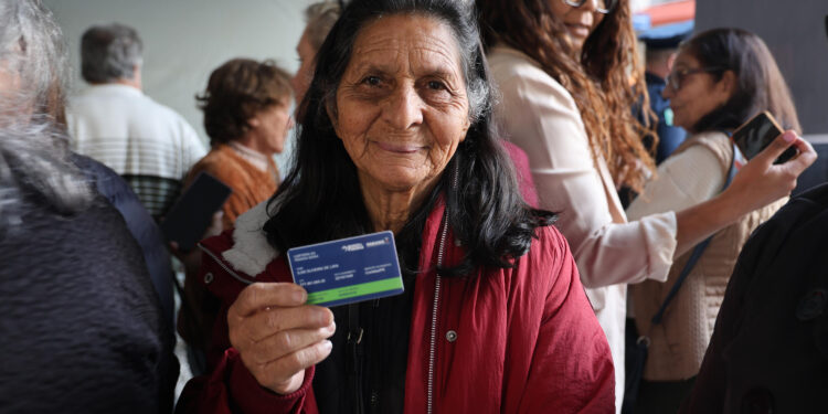 Mais de 14 mil pessoas idosas já emitiram carteira para viajar sem custo nos ônibus entre cidades
Foto: SEMIPI-PR