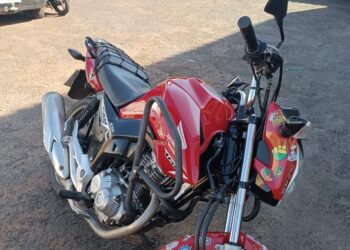 PM apreende moto irregular em Santo Antônio da Platina