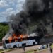 Paraná: Ônibus de Compristas é Destruído por Incêndio na BR-277 “Assista o vídeo”