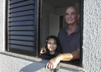 “Agora é meu”: idoso celebra 1ª casa própria com ajuda do Casa Fácil Paraná Terceira Idade