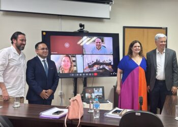 Estudante peruano recebe o título de Doutor em Ciência Jurídica pela UENP